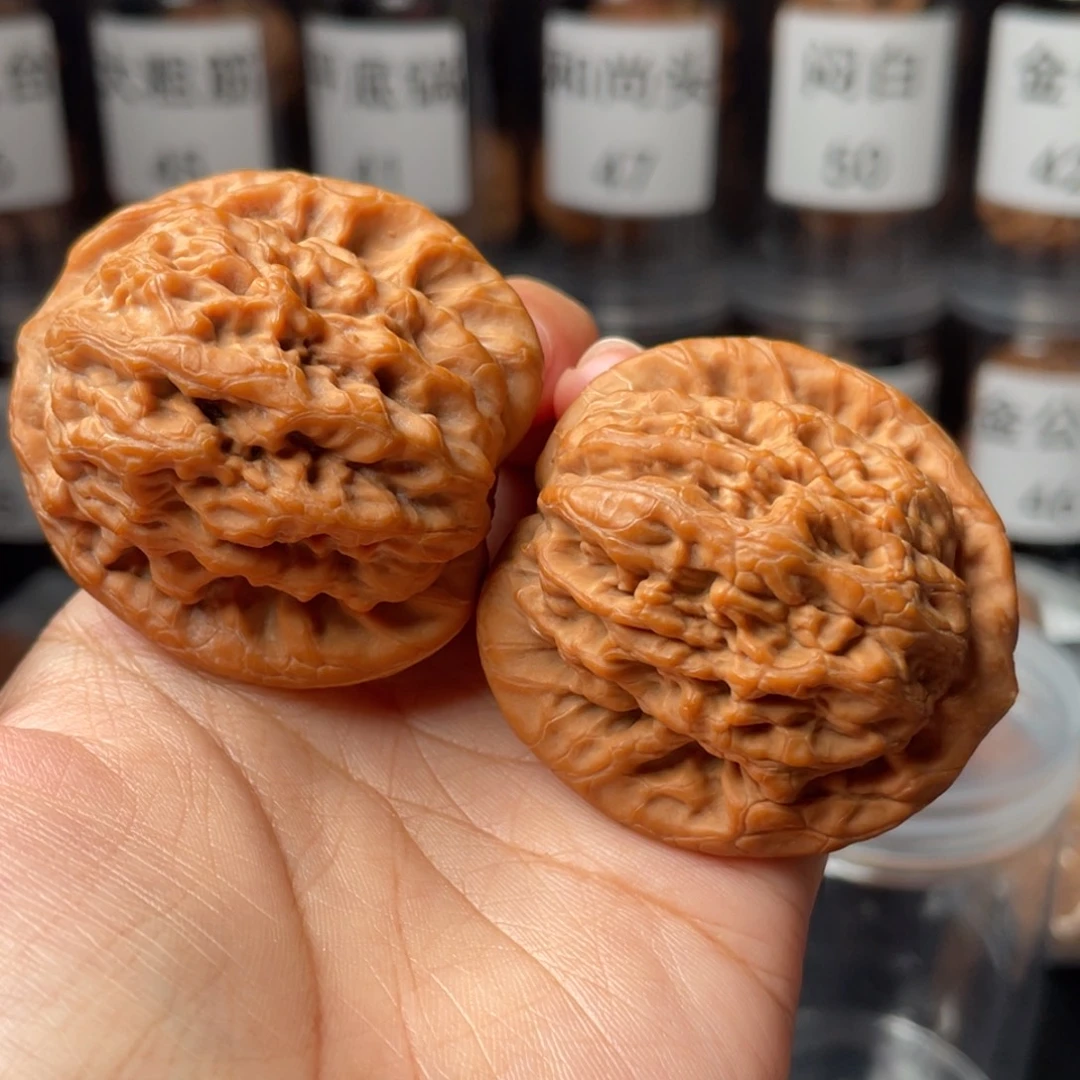 来***了文玩核桃把件全品44金公子