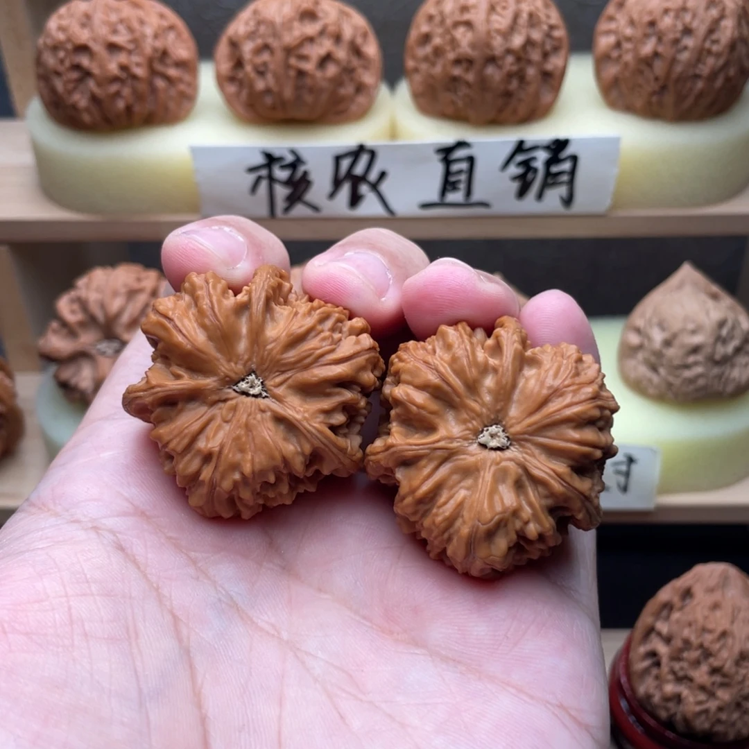 初***丶文玩核桃吊坠文山三棱39➕交友价