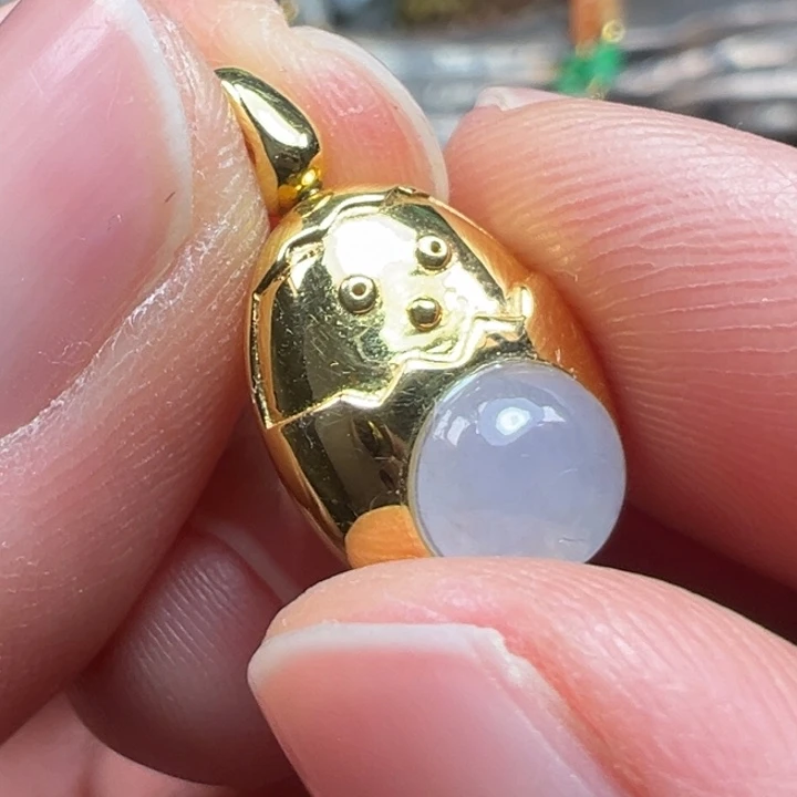 翡翠18K金镶嵌颈饰吊坠