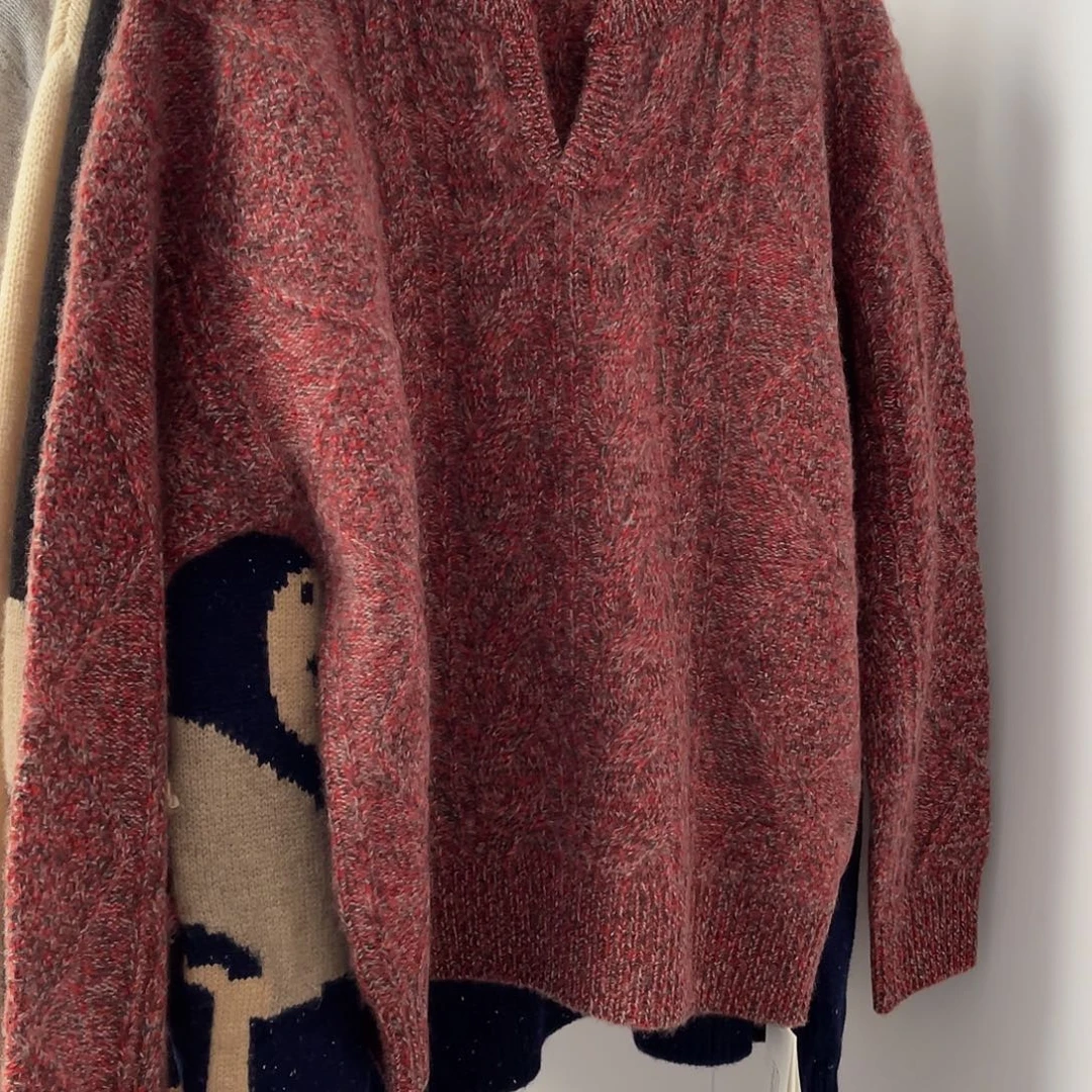 @***姐剪刀领 花纱 羊绒衫 花红色