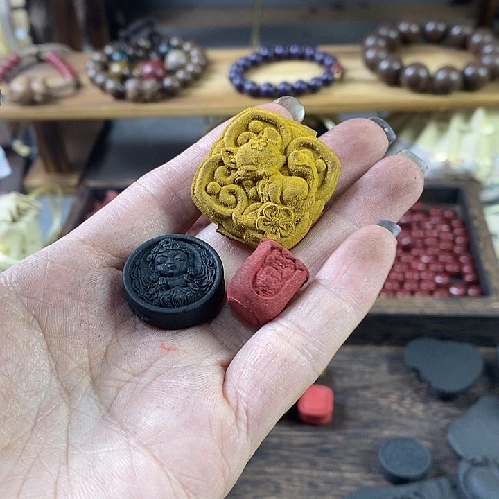 泥塑有****女瑕疵黑龙扎基，花蕊不说➕五行九尾