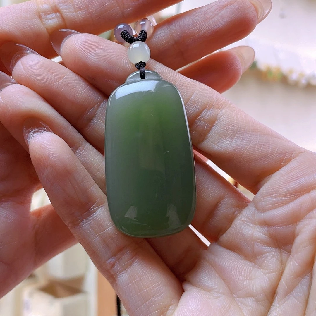 和田玉吊坠(赠链)未镶嵌?****n