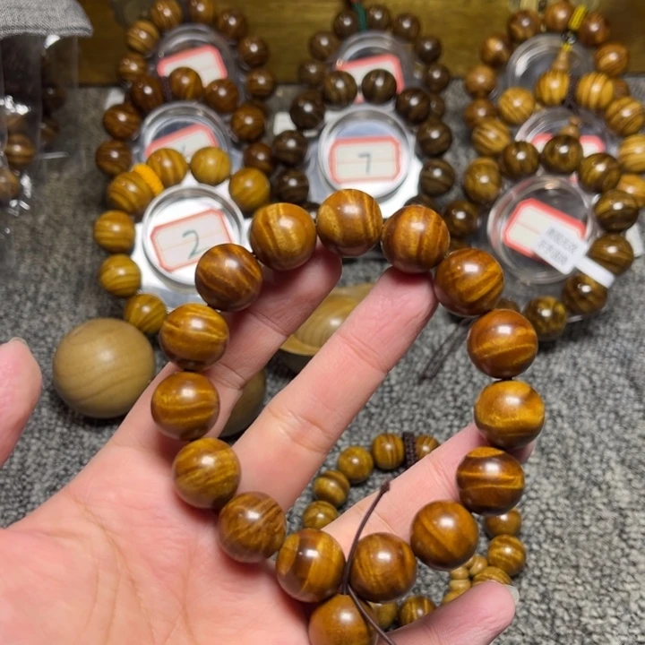 红***塔楠木（金丝楠）手串/手链枯木红油闪龙1.5