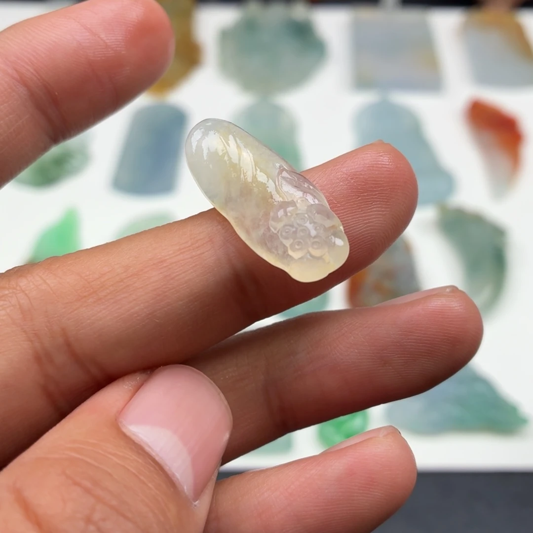 定制翡翠未镶嵌莲花