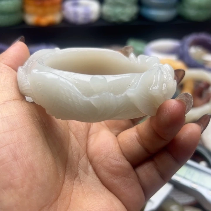 未镶嵌手镯石英岩玉卷**头