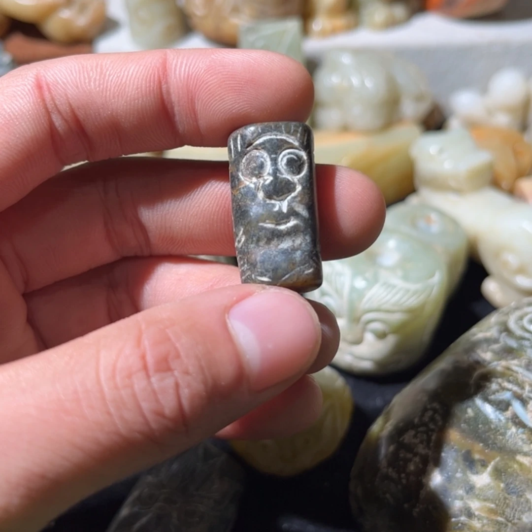 大***料和田玉未镶嵌挂件