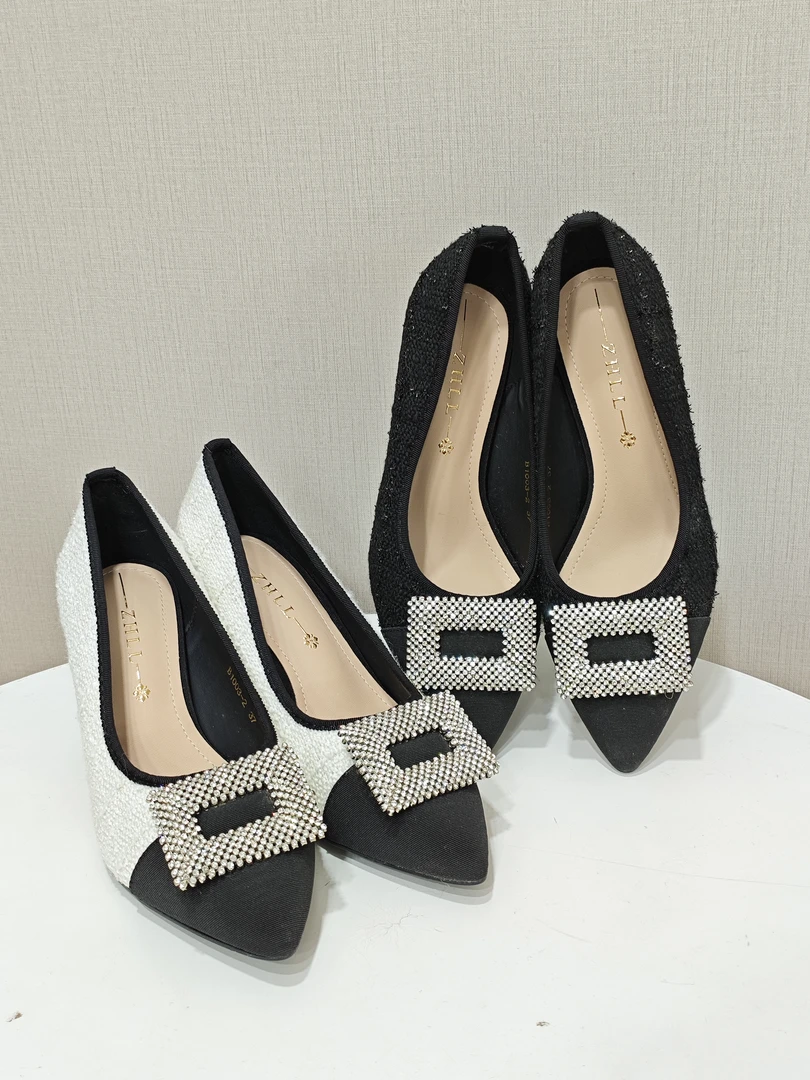 加宽胖脚大码女鞋41—43尖头小香风高跟鞋水钻拼色通勤女细跟鞋子