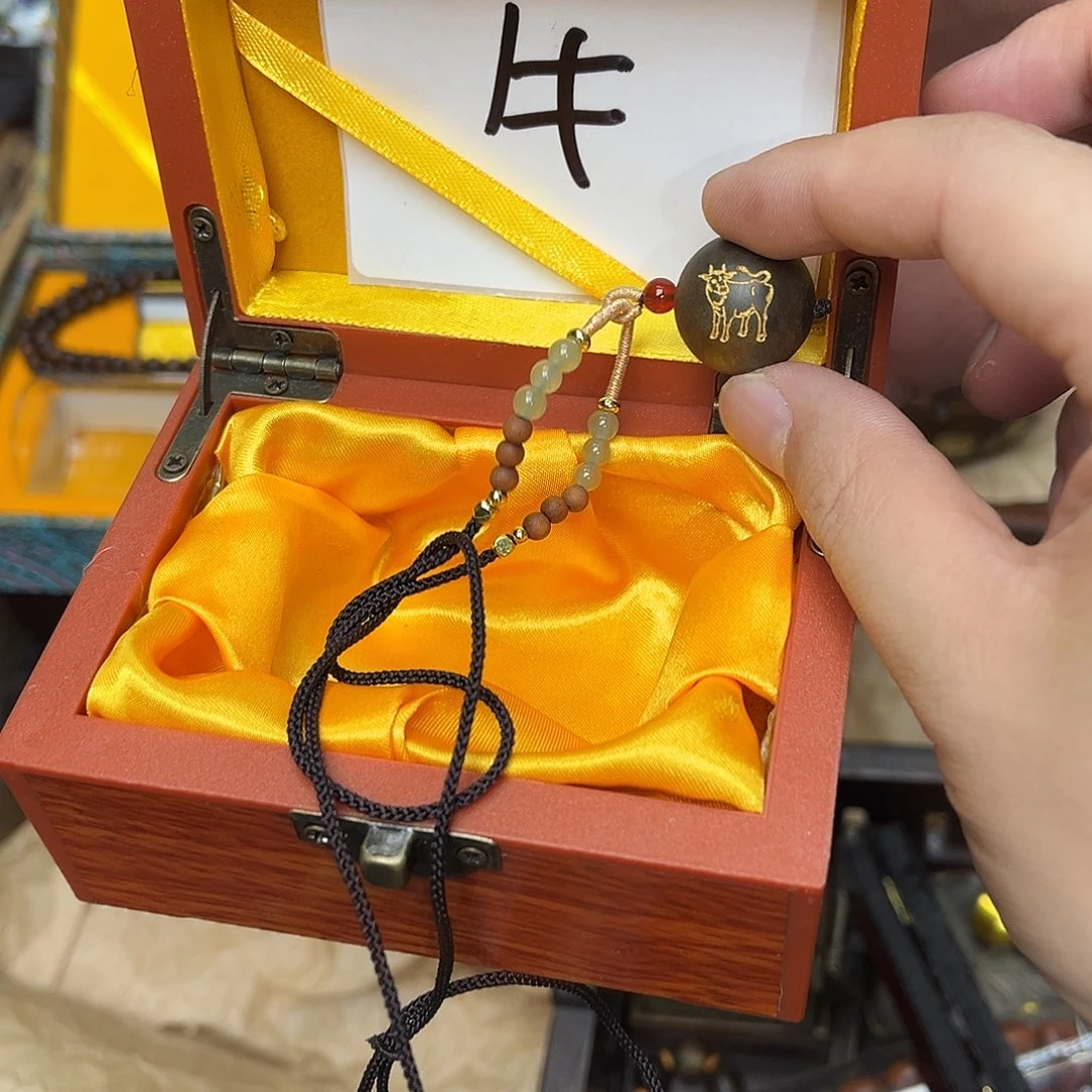 大叶紫檀（黑酸枝木类）