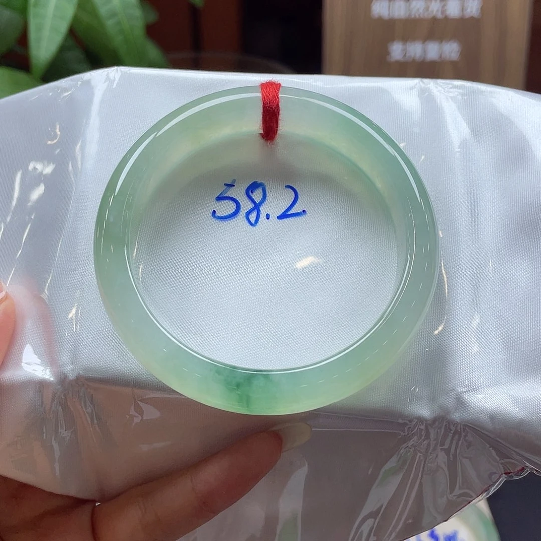 翡翠手镯未镶嵌82 号链接