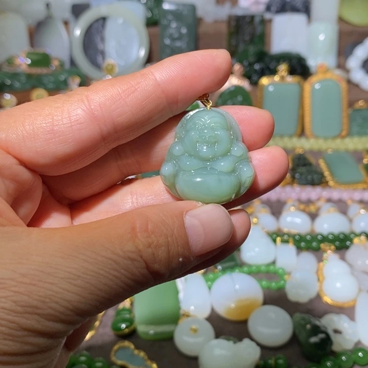 和田玉（碧玉）18K金镶嵌颈饰