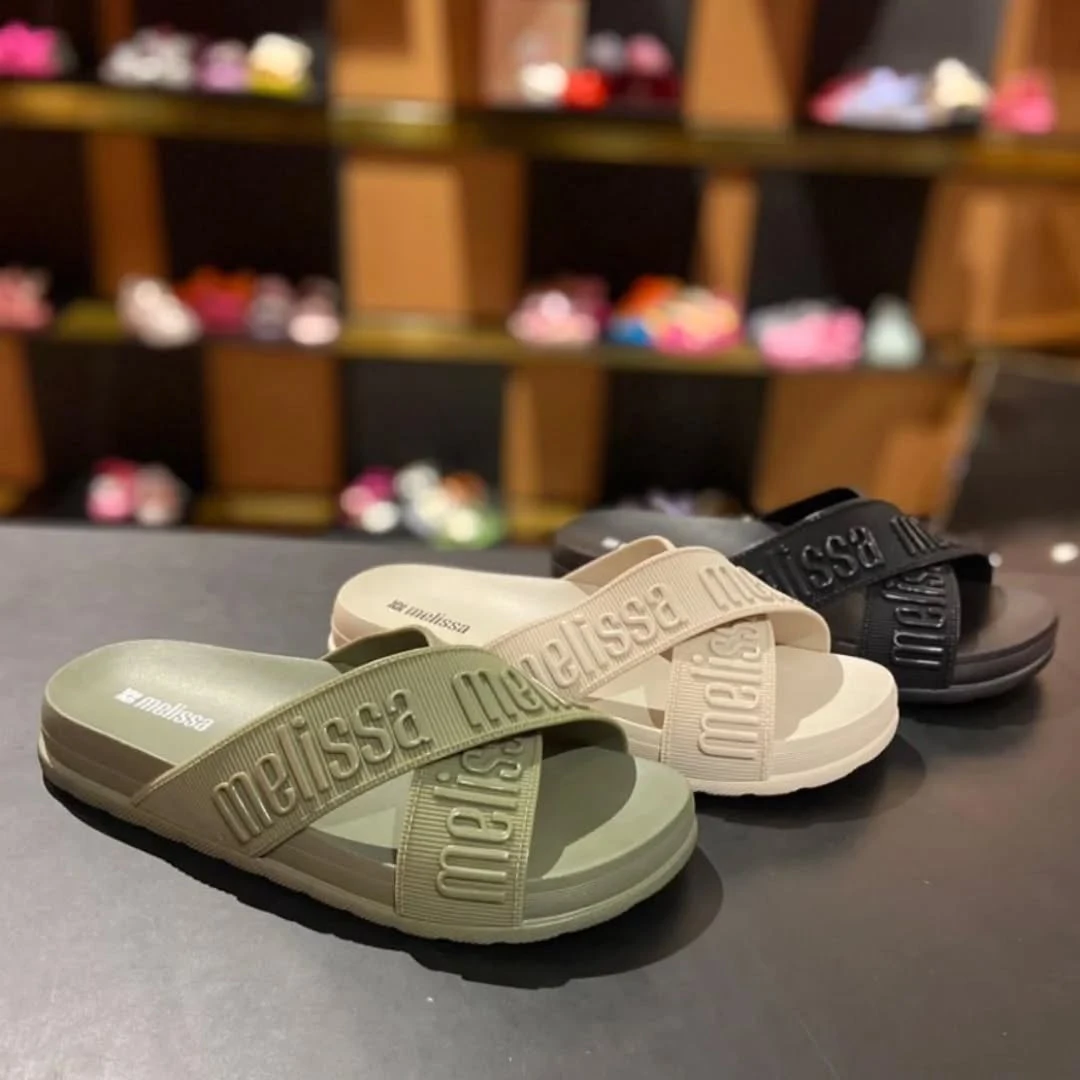 25正品巴西原装进口交叉带软底外穿休闲果冻拖鞋女士时尚