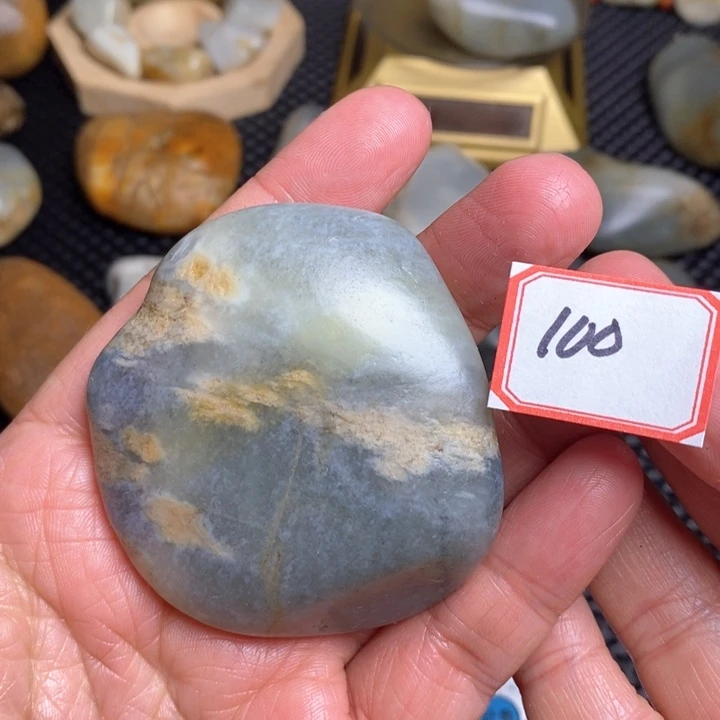 未镶嵌和田玉把件100