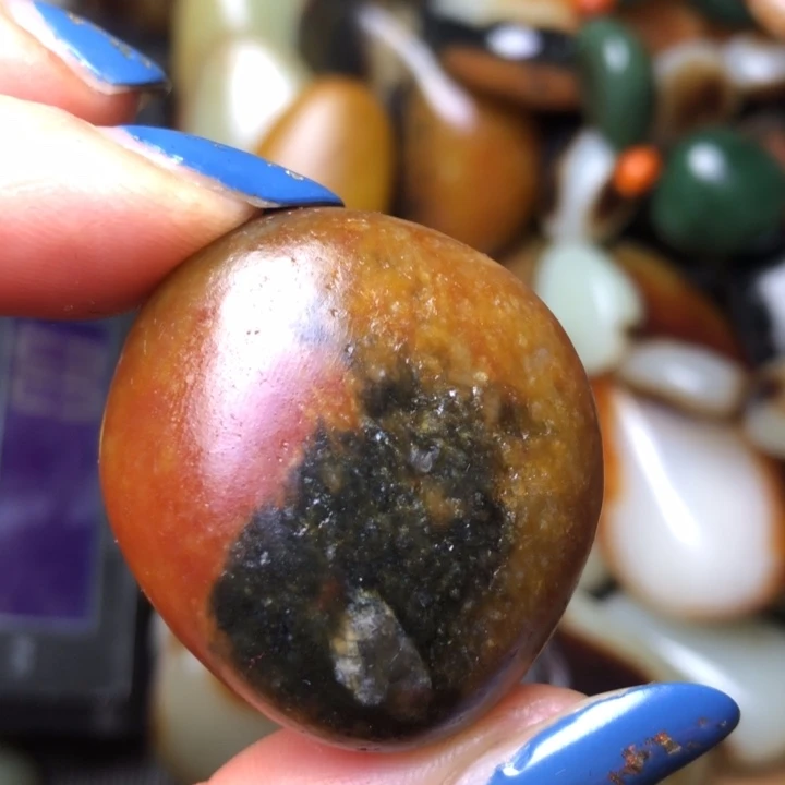 和田玉未镶嵌珠宝奇石