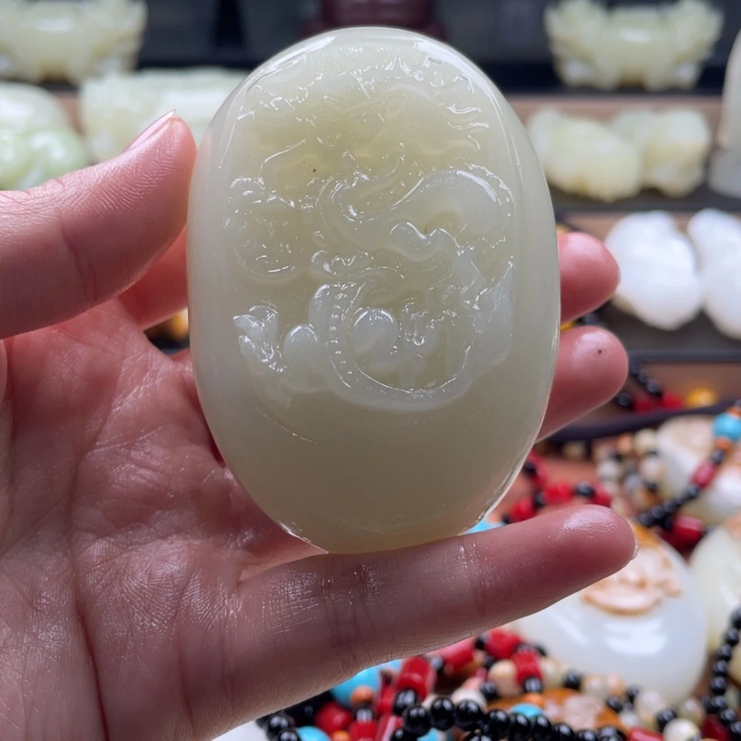 龙***辉石材天然古青石手把件