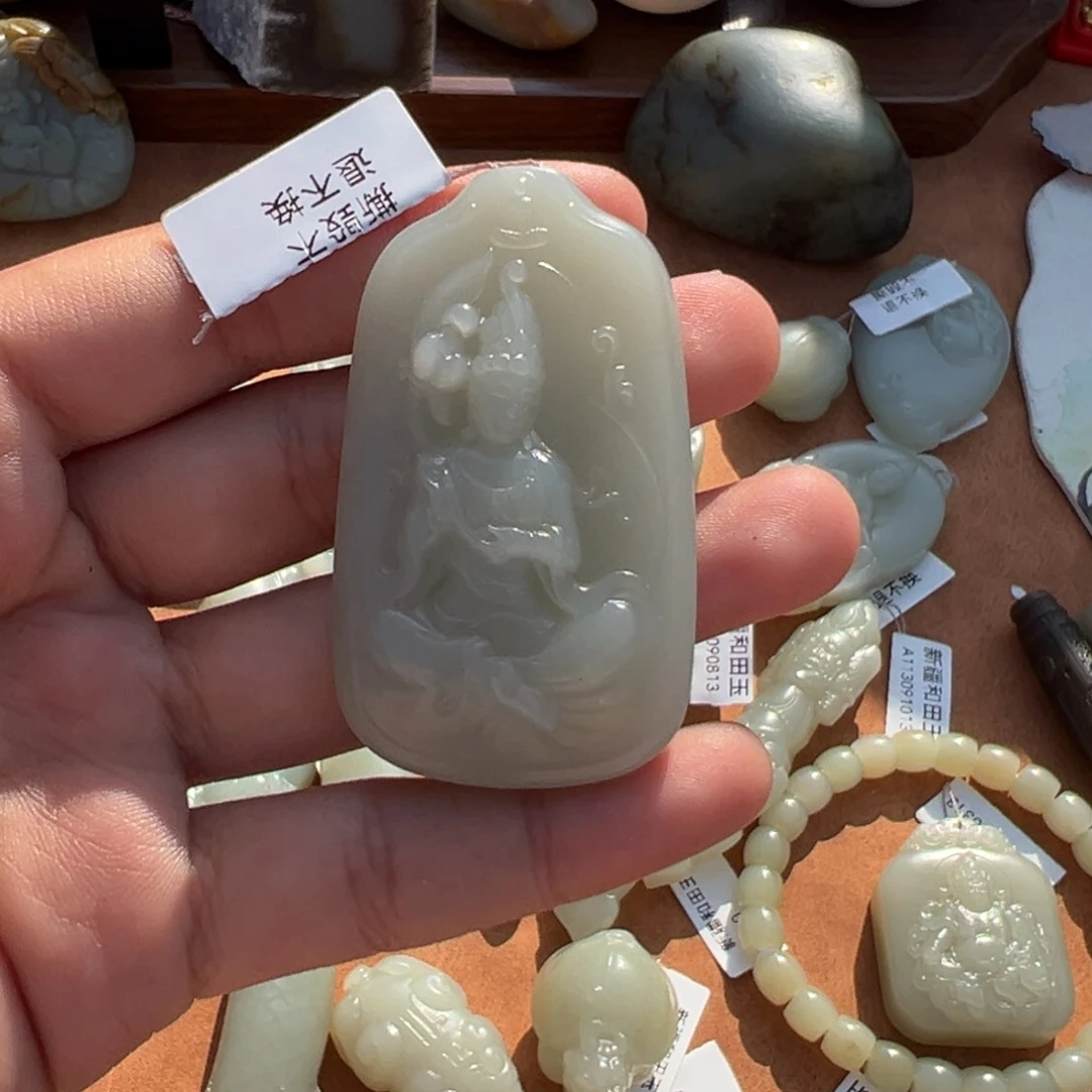 和田玉颈饰未镶嵌天***稀