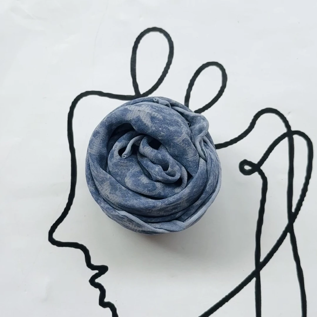 桑蚕丝丝巾单面乔其缎蓝色小星星65方巾手工卷边女士丝巾真丝C287