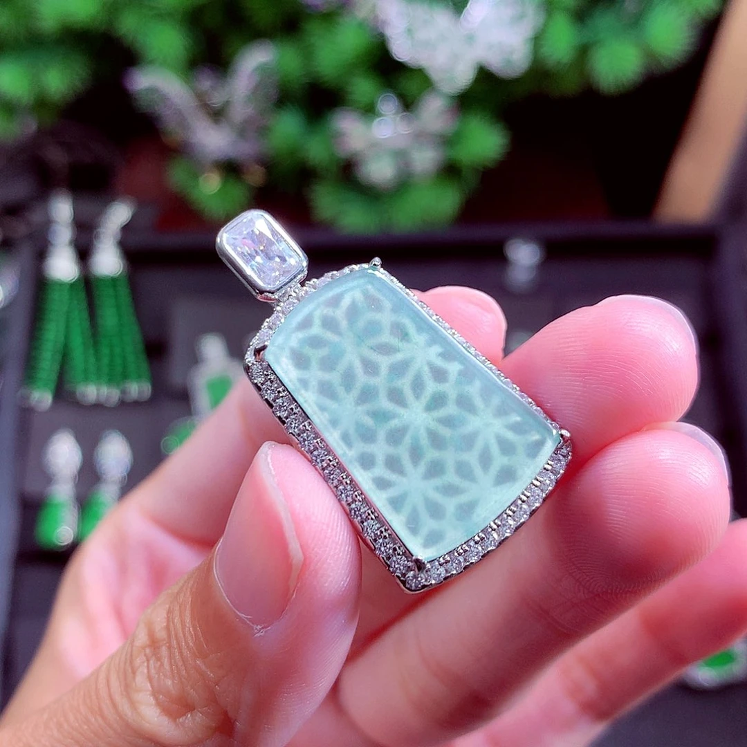 颈饰未镶嵌翡翠天然