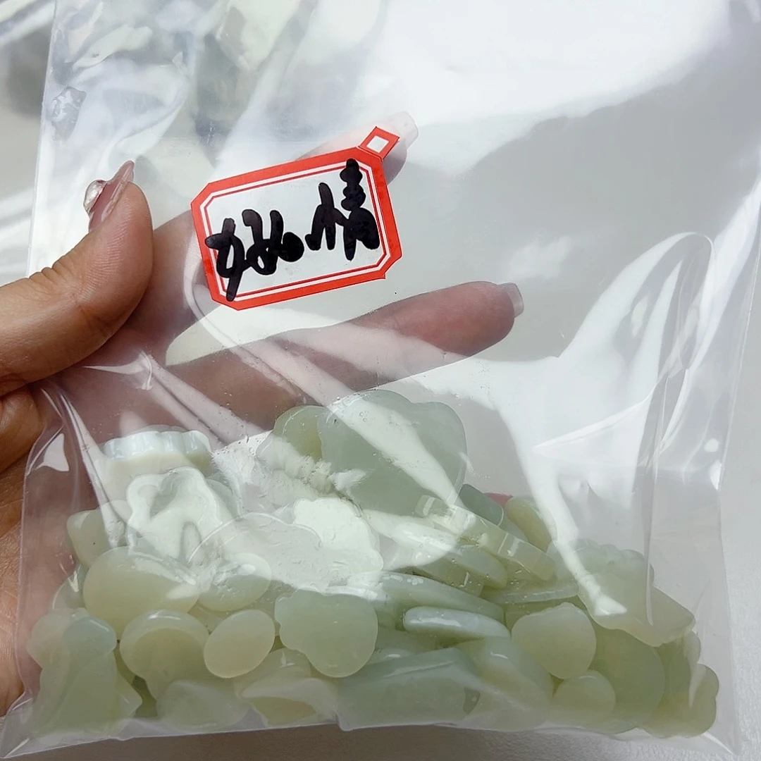 和田玉未镶嵌颈饰好*情