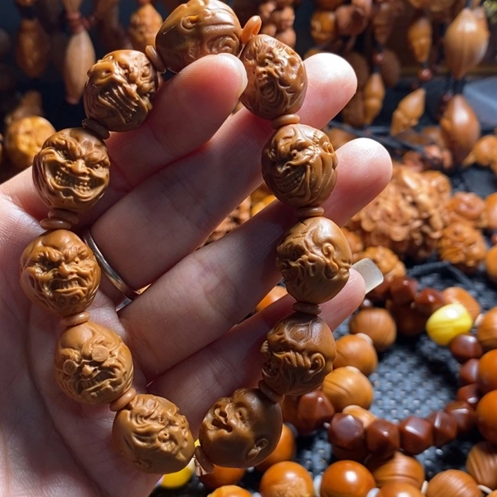 吊坠橄榄核山鬼恶僧