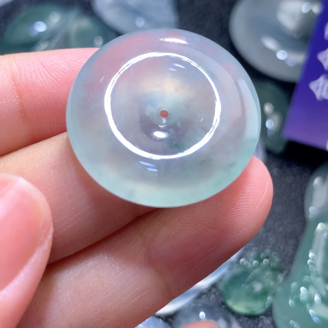 翡翠未镶嵌颈饰缅甸