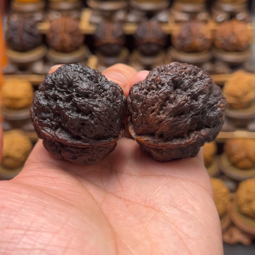 把件文玩核桃43mm名款金刚佛手。