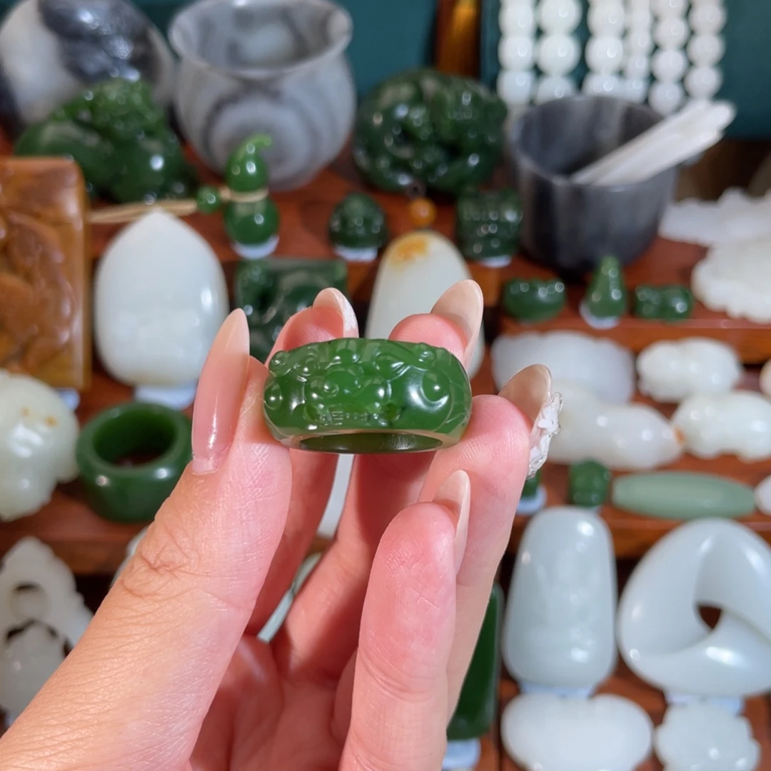 和田玉未镶嵌颈饰行**逺