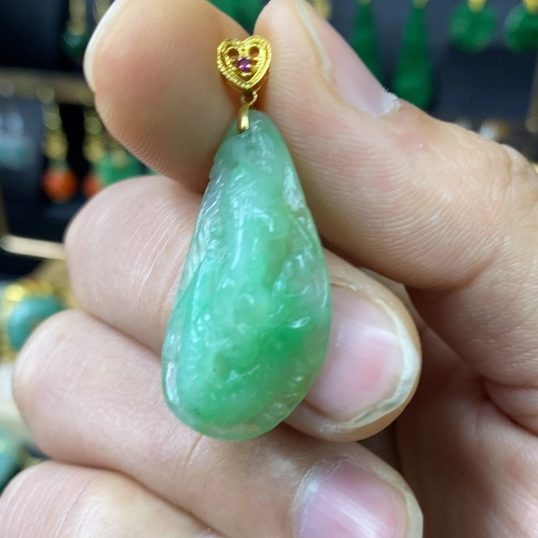 颈饰未镶嵌翡翠吊坠