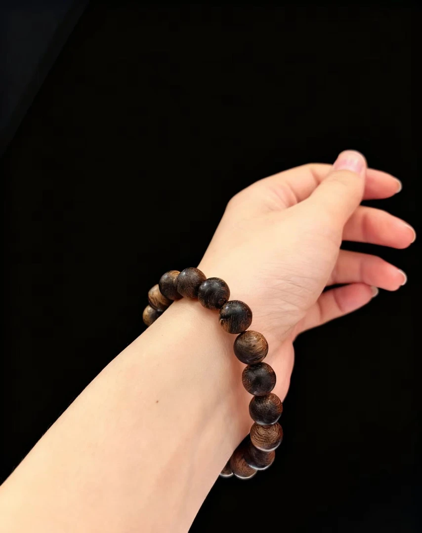 沉香越南芽庄黄先生特供雷料白棋沉水老料1.0单圈（纹理随型）