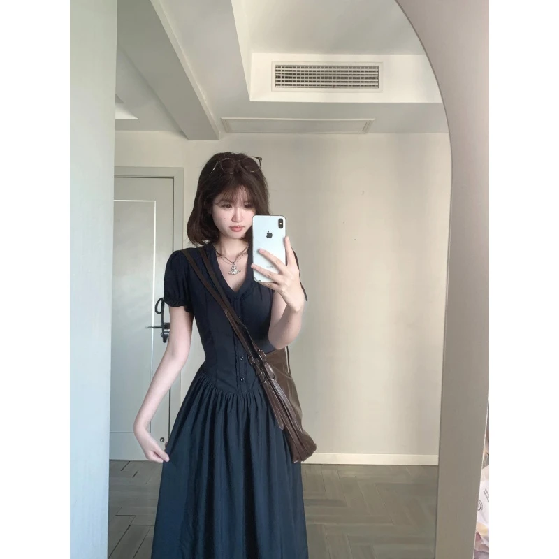 法式赫本风蕾丝花边V领连衣裙女夏季出游收腰显瘦时尚气质a字长裙