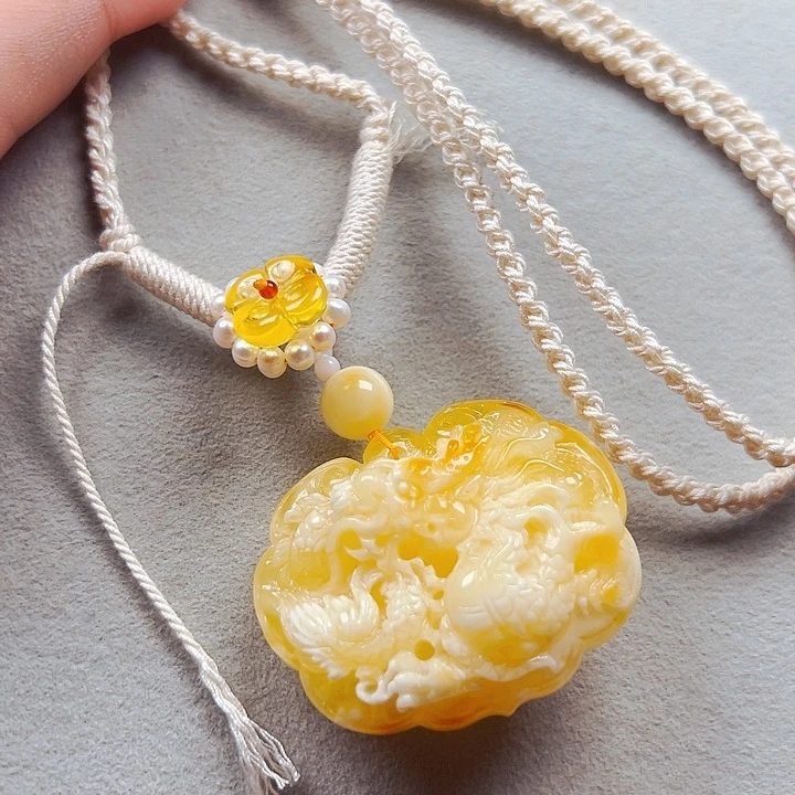 未镶嵌颈饰蜜蜡龙凤如意锁