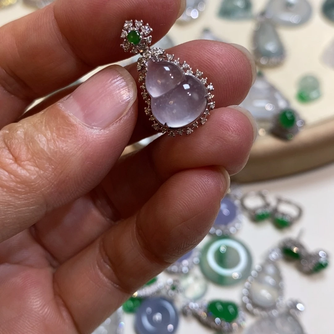 翡翠18K金镶嵌吊坠(不含链)葫芦