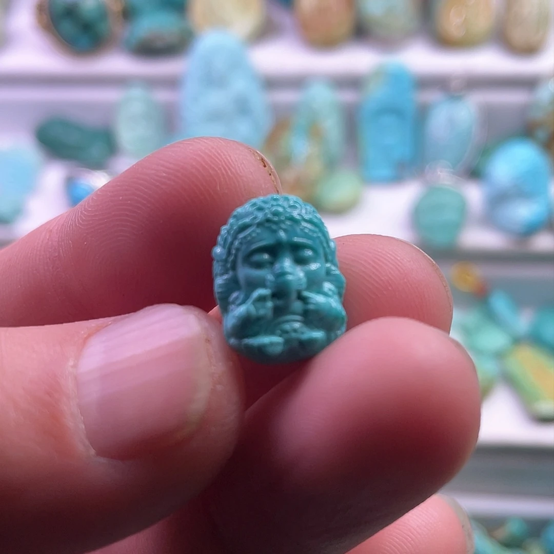 绿松石颈饰未镶嵌