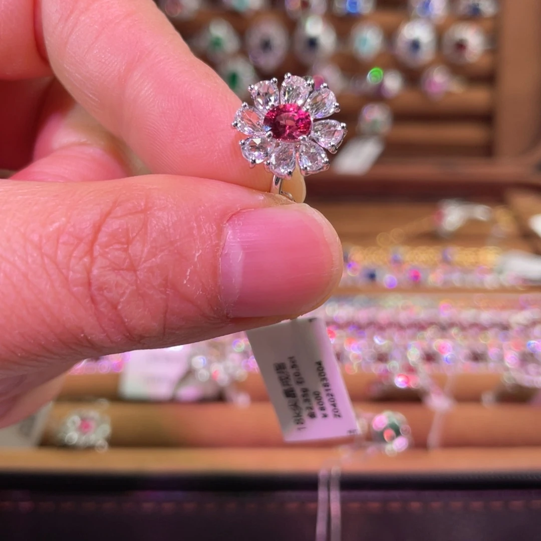 尖晶石戒指18K金镶嵌