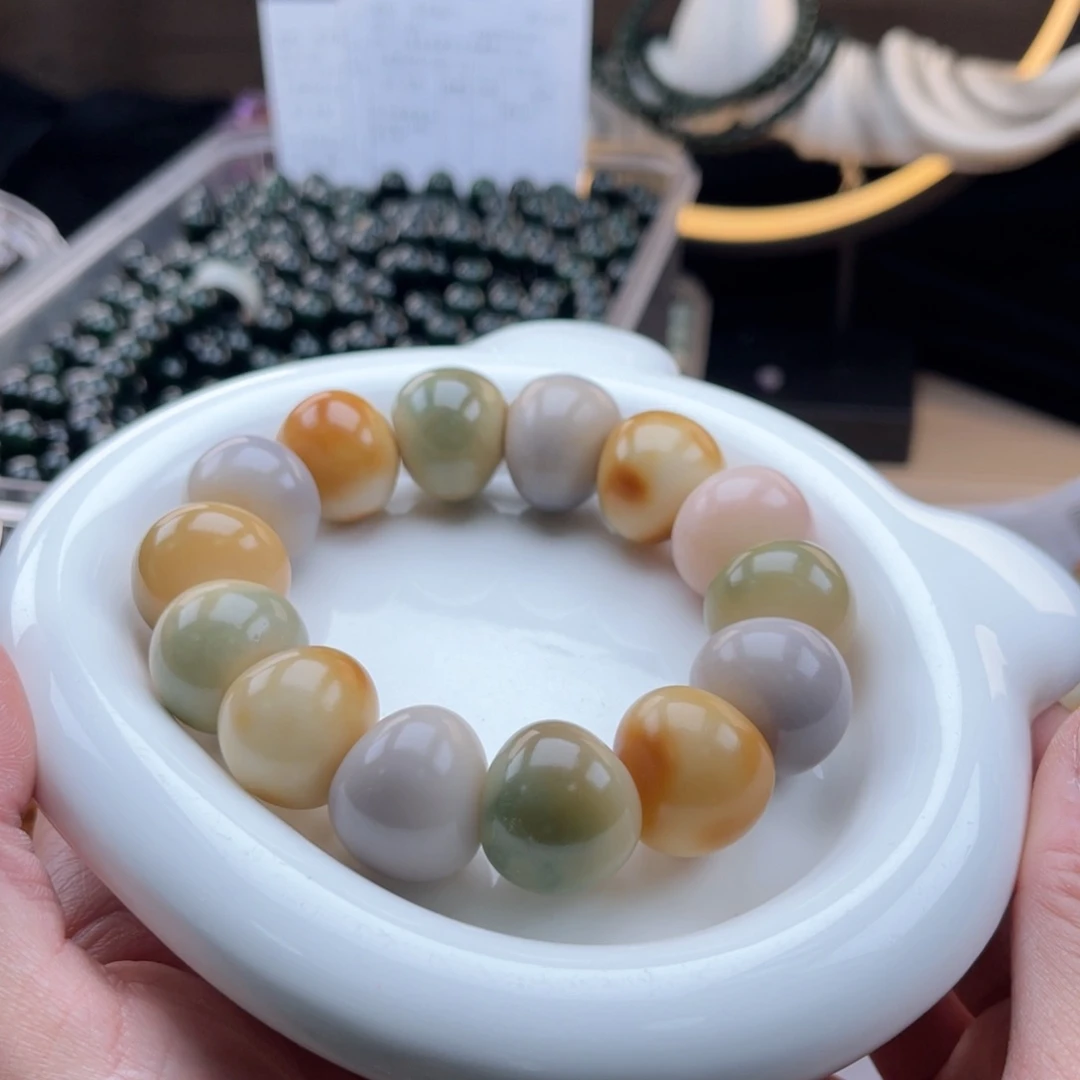 白玉菩提吊坠b21mm15颗。微瑕蒜瓣干磨巨无霸