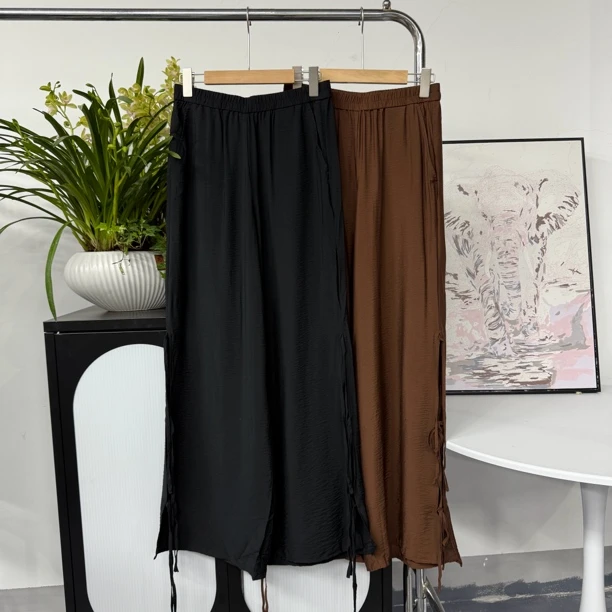 4216两色松紧腰口袋绑带设计时尚休闲裤