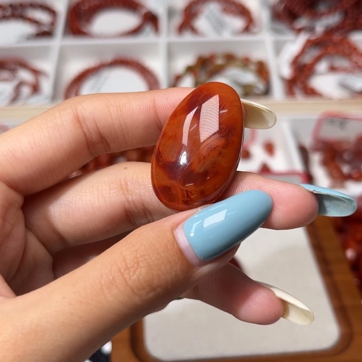 南红玛瑙未镶嵌颈饰满肉柿子红火焰蛋面吊坠