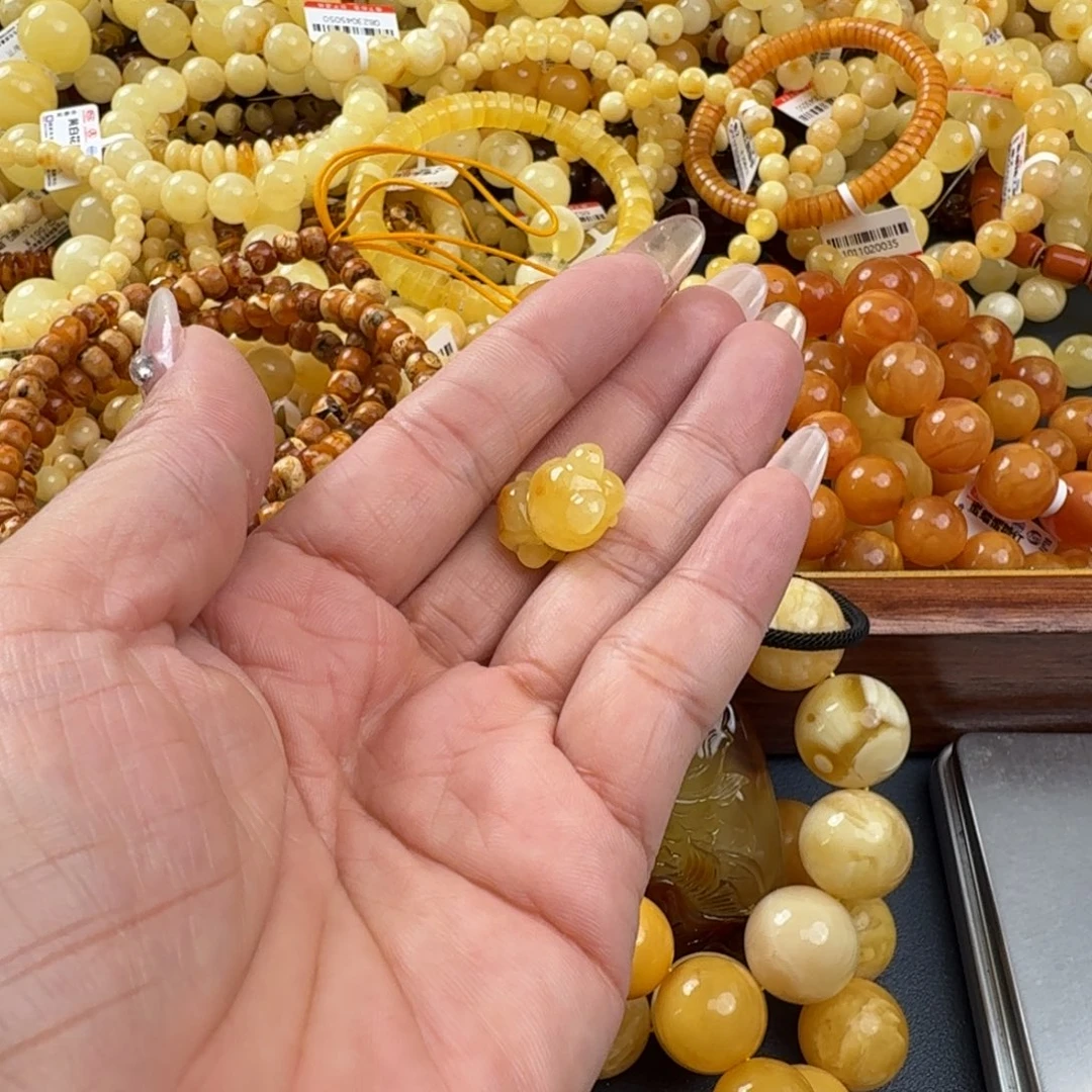 琥珀未镶嵌珠宝奇石