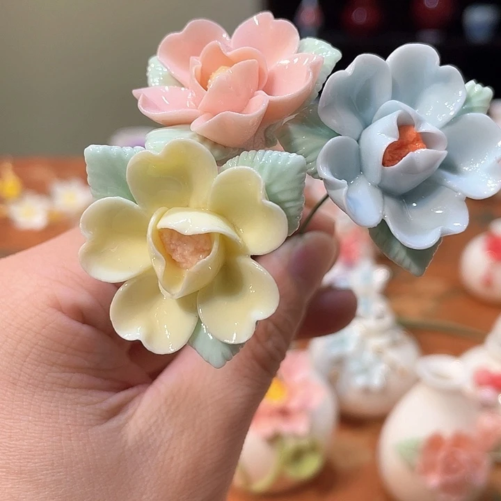 手工陶瓷精致摆件