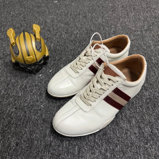 95新 BALLY/巴利 /41码/白红侧标休闲鞋/公价4200
