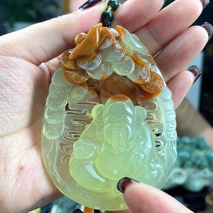 蛇纹石玉颈饰未镶嵌