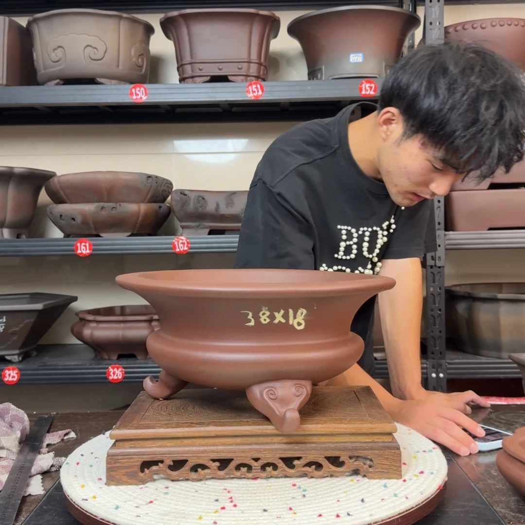 紫砂花盆呜呜呜呜