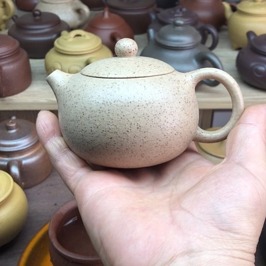 茶壶紫砂白段泥西施180豪生左右