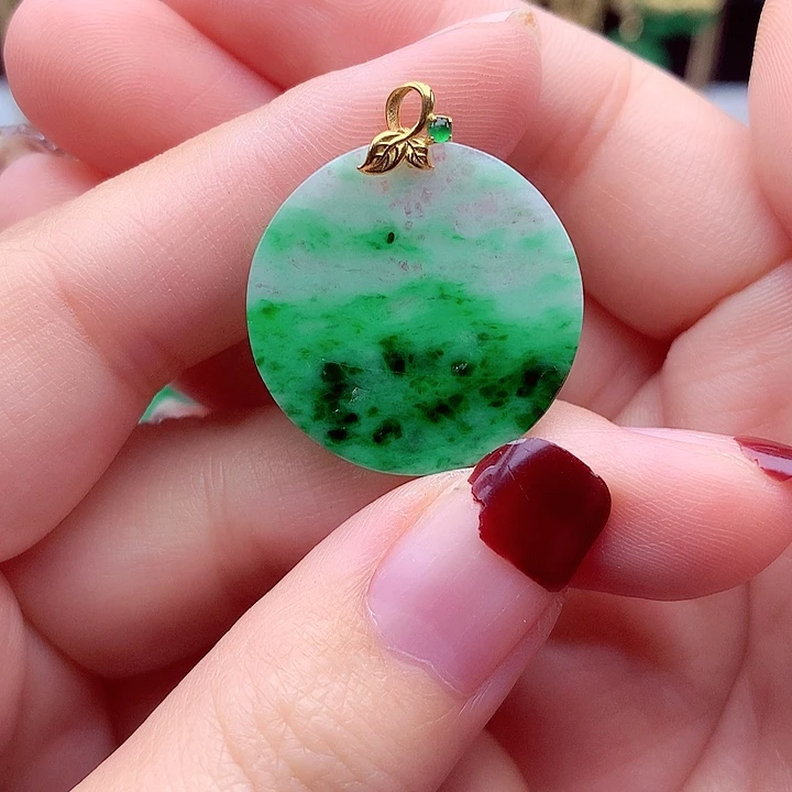 翡翠颈饰18K金镶嵌翡翠