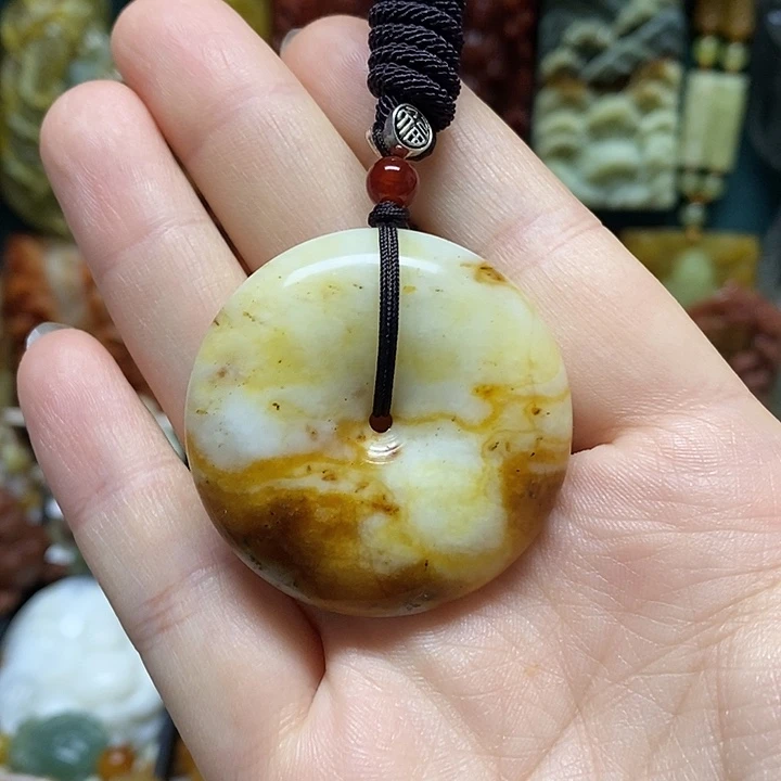 岫玉未镶嵌吊坠(赠链)