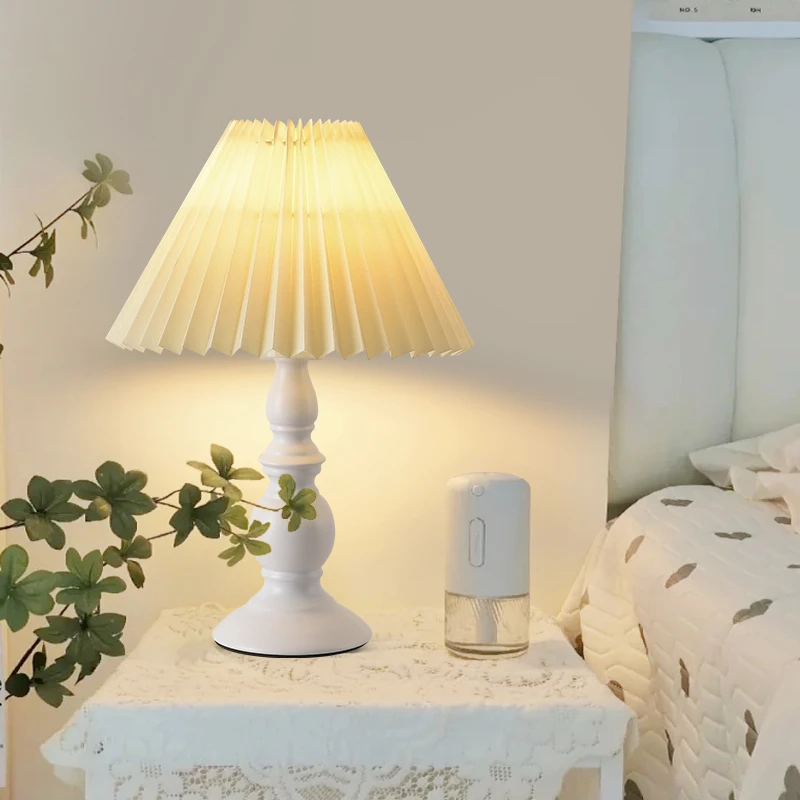 大观园美式复古床头台灯新款简约家用书房间装饰百褶护眼灯具I138