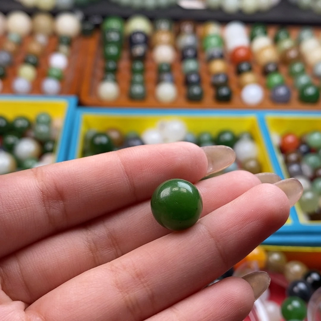 和田玉未镶嵌珠宝奇石福利碧玉单珠z12（有纹路