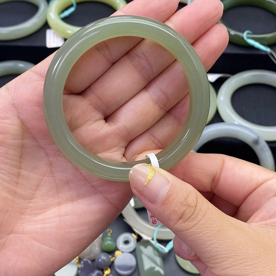 和田玉手镯未镶嵌54.55