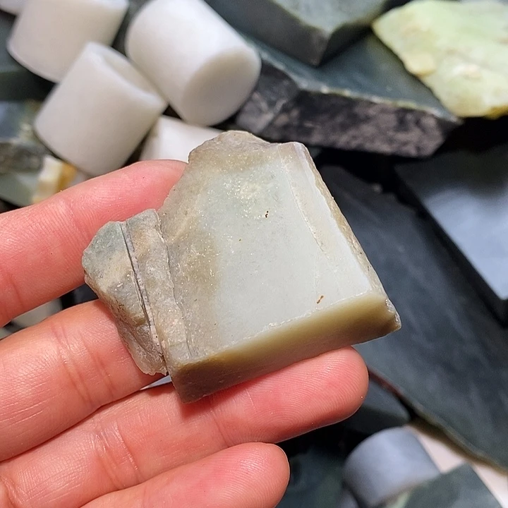 和田玉未镶嵌珠宝半成品