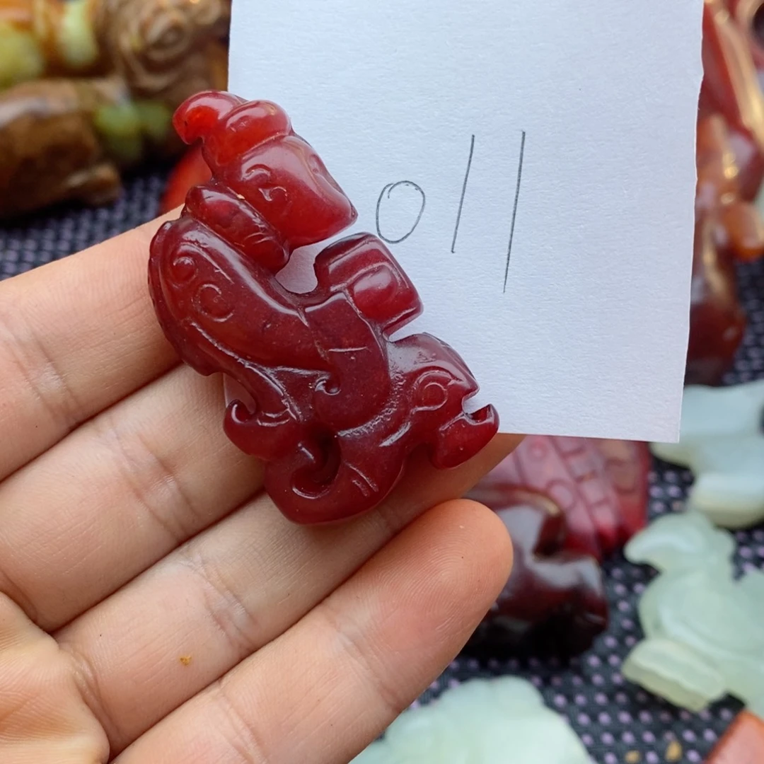 蛇纹石玉颈饰未镶嵌