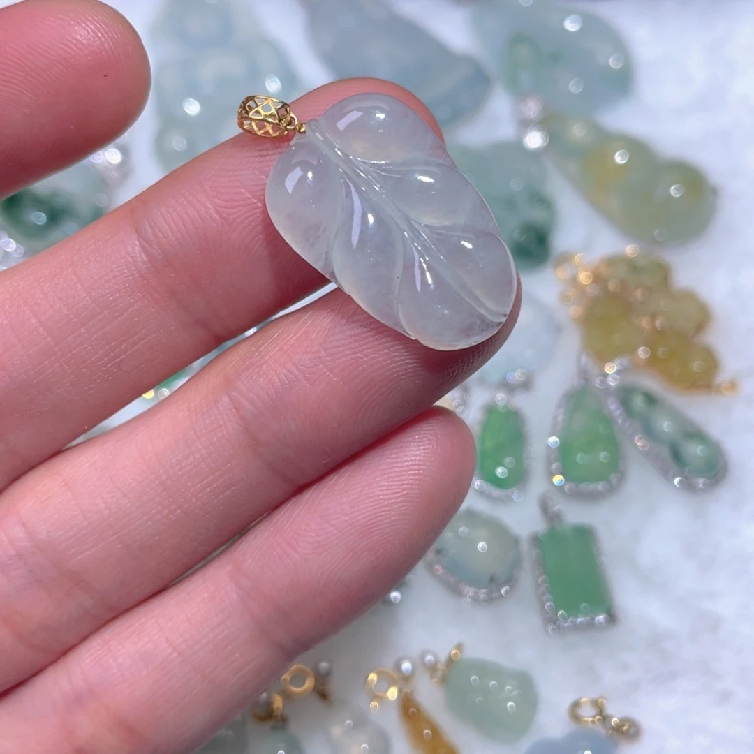 翡翠18K金镶嵌颈饰翡翠